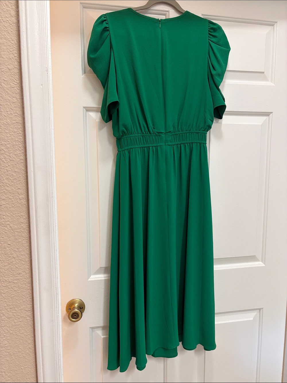 London Style Emerald Green Blouse with Gathered Neck - Picture 3 of 3
